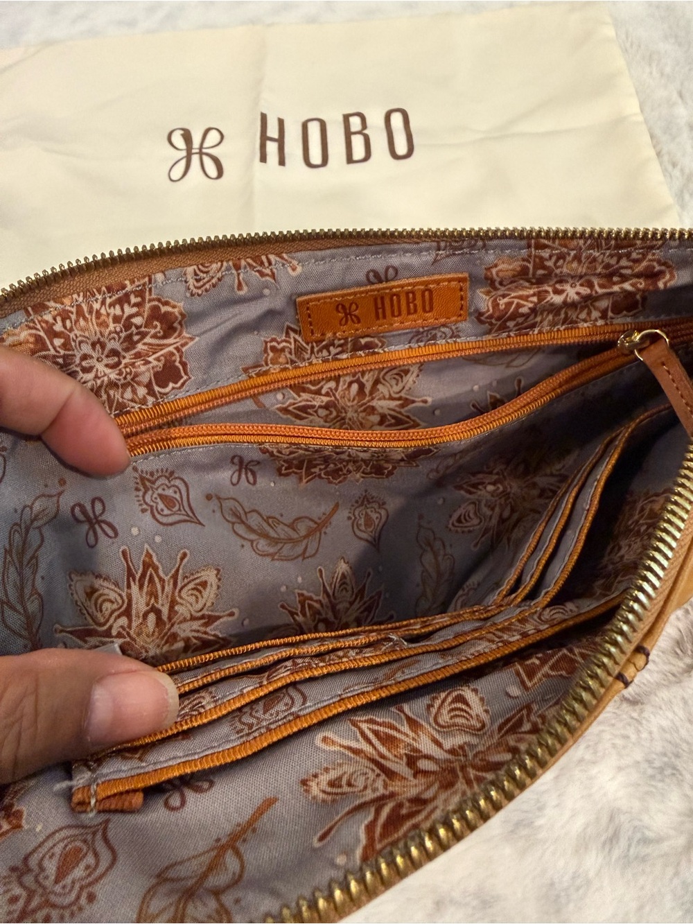 HOBO Sable Truffle Clutch - Picture 3 of 5